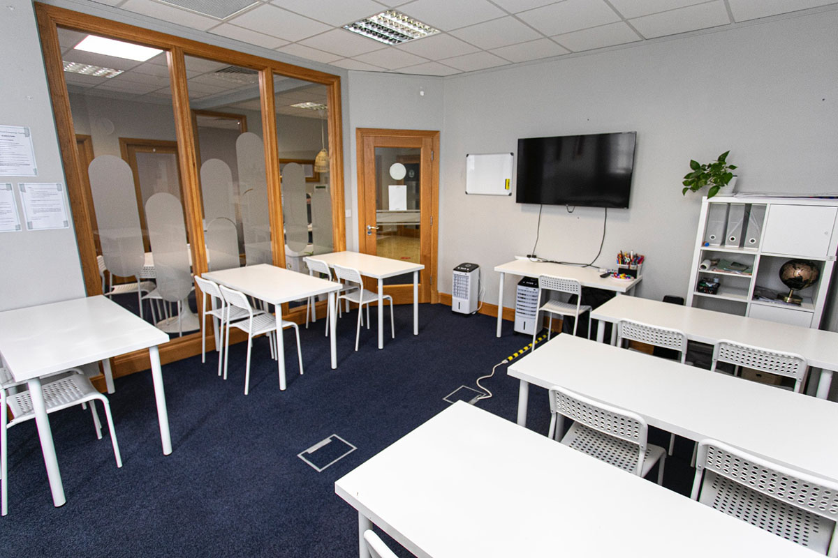 English classroom in Athlone – Lakeland Language Centre Ireland